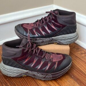 Hoka One One Speedgoat Mid WP, women’s 9.5B